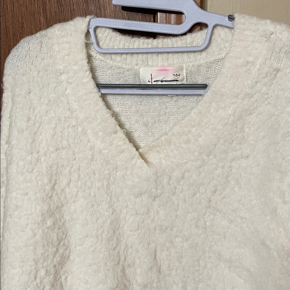Cozy White V-Neck Sweater // Simone Sweater Ivory - Picture 6 of 11